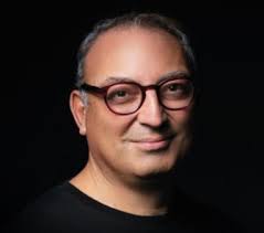 Özel sigortalar ve sosyal güvenlik kurumu ile anlaşmalı olan hastanemiz hastalarımıza konforlu bir ortamda sağlık güvencelerini kullanarak hizmet sunmaktadır. Cem Seymen Den Ozgurlugun Rengi Mavidir Ters Dergi