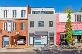 Select locations offer auto repair services, car washes, and atms. 1723 Wisconsin Ave Nw Washington Dc 20007 Retail Property For Sale On Showcase Com