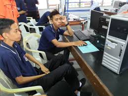 Untuk pengetahuan semua, terdapat banyak kolej vokasional di seluruh malaysia. Penyerahan Komputer Terpakai Lupus Derma Ke Kolej Vokasional Kv Butterworth