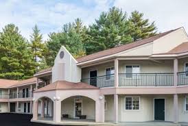 The property is situated 2.9 miles from east hanover city center and 7 miles from morristown municipal airport. Howard Johnson Express Inn Lenox Hotel Lenox Tui At