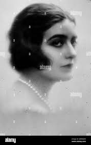 Opera version hi-res stock photography and images