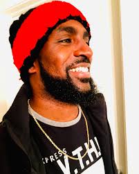 Need a small handbag? I got you covered. How cute is this lavender pink  tote? 💜💕 Order yours now! Any size, any color, any customization 💁🏾‍♀️  • • • #crochet #yarn #hat #