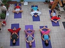 Echa un vistazo a nuestra selección de lisa hayes para ver las mejores piezas hechas a mano, únicas o personalizadas de nuestras tiendas. Yoga As Therapy Wikipedia