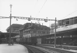 Lausanne est une station en suisse wavec les liaisons interurbaines vers croatie (zagreb, split informations sur la gare et l'arrêt. Lausanne Gare Bahnhof Lausanne Gare Cff Carte Postale Ancienne Et Vue D Hier Et Aujourd Hui Geneanet