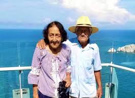 Se lo propusieron y lo lograron: Lupita y Rafael suben el cerro del Faro en  Mazatlán | Línea Directa