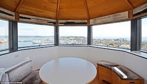 De dichtstbijzijnde luchthaven is newquay cornwall, op 33 km van the observatory tower 56101. Observatory Tower In Falmouth Could Be Yours For 600k Daily Mail Online