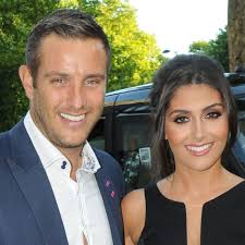 Elliott Wright and Sadie Stuart announce they are expecting a baby