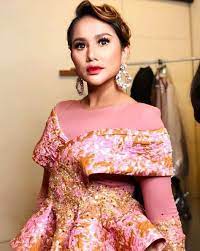 See more of official elly mazlein sefhia on facebook. Hari Itu Kita Lihat Akalnya Ke Mana Luah Perasaan Di Instagram Elly Mazlein Tujukan Pada Siapa Kisah Dunia