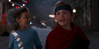 Элизабет олсен, пол беттани, тейона паррис и др. Wandavision Twins Recreate Thor S Swing At Captain America Cbr