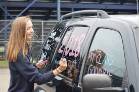 Here are a few ways to keep a car safe from damage, but still be decked out for the home team. The Gna Insider 2017 2018 Senior Parade