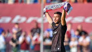 We did not find results for: Lukas Podolski In Polen Pyro Party Bei Vorstellung Von Gornik Zabrze