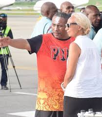 Late Sir Julius' casket arrives