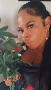 Gm. Everyone saying a happy birthday to my big sister wishing u all the  best ❤❤❤❤🎂🎂🎂🎂🎂sending love to you from me and rest of the family  💯❤🙏🎂🎂