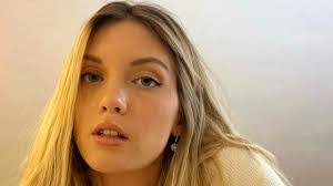 Anita Parente's Instagram, Twitter & Facebook