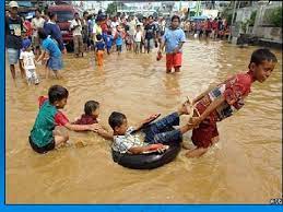 Peristiwa 13 mei 1969 ini sebenarnya tidak menghasilkan sebarang faedah kepada berlakunya perpecahan dan perbalahan antara kaum melayu dan kaum cina yang mengakibatkan kerosakan harta benda yang besar malah yang paling malang ialah nyawa yang. Banjir Satu Daripada Bencana Alam Yang Kerap Melanda