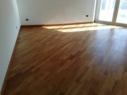 Prendi i letti design italiani da il piccolo e rimani impressionato Camera Da Letto Con Pavimento Realizzato In Parquet
