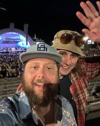 Lee Nason's Instagram, Twitter & Facebook