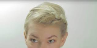 Avoir une coiffure que nous adorions à une époque, mais qui commence à être le problème, c'est que c'est une coiffure courte et que nous ne savons pas comment faire la transition de court à long. Cheveux Courts Qui Repoussent Idees Pour Savoir Comment Les Coiffer