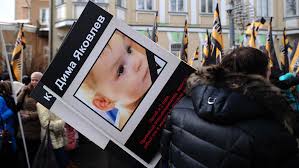 Дима яковлев, родившийся в 2006 году в псковской области, был усыновлен в 2008 году супругами. Zakon Dimy Yakovleva Chto Izmenilos Za Pyat Let Gazeta Ru