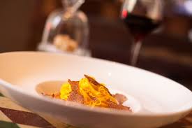 Dal tartufo d'alba, ai tajarin, la tipica pasta di langa con 40 tuorli d'uovo, al vitello tonnato. P S Percussi Tajarin 40 Tuorli