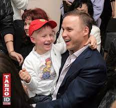 Катерина осадча та юрій горбунов чекають поповнення в родині. Osadcha Z Nagodi 16 Richchya Sina Pokazala Sebe Yunu Z Nim Malim Foto Tabloid