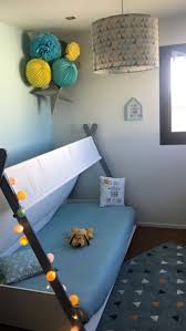 Chambre De Garcon Bleu Et Jaune Decoration De Boules En Papier Deco Chambre Enfant Deco Chambre Garcon Deco Chambre