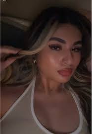 Nikki Gomes's Instagram, Twitter & Facebook