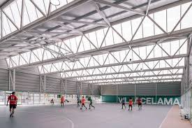 Gallery Of Polycarbonate In Architecture 10 Translucent Solutions 13 In 2020 Architecture Factory Architecture Polycarbonate