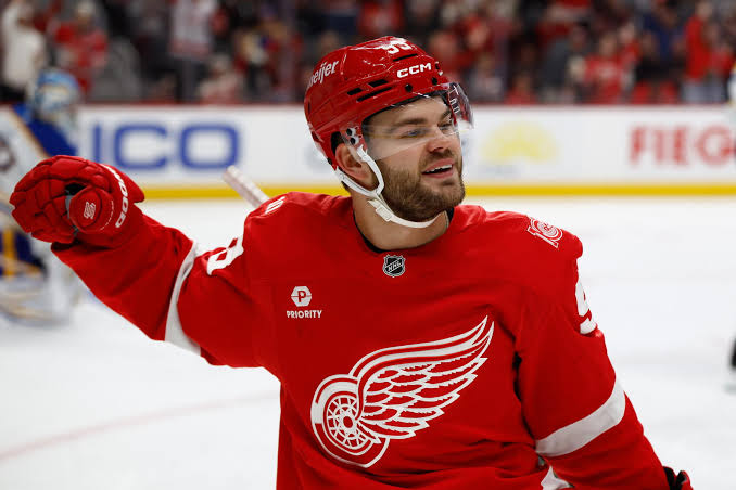 Cat Scratch Fever: Red Wings' Alex DeBrincat Recognized By The NHL