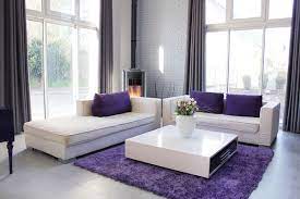 Le violet est une couleur riche et très prisée en décoration. Un Loft Blanc Et Violet Au Style Contemporain Et Epure