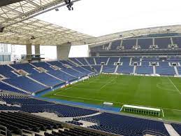 Stadion został wybudowany w związku z mistrzostwami europy euro 2004 i zastąpił stary stadion fc porto estádio das antas.budowa stadionu kosztowała. Estadio Do Dragao Stadion In Porto