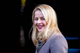 Hannelore zwitserlood is een nederlandse nieuwslezer en was columnist voor de website for faster navigation, this iframe is preloading the wikiwand page for hannelore zwitserlood. Ondanks Coronacrisis Is Vermogen Prinses Mabel Bijna Verdubbeld Show Destentor Nl