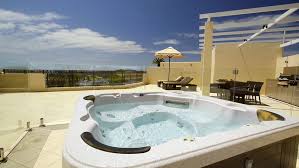 We specialize in chicago condos including condos for sale in the gold coast. Luxury Serviced Apartment Gold Coast 2 Bedroom Rooftop Condominium