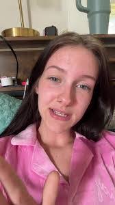 Kimberly Scoggins's Instagram, Twitter & Facebook