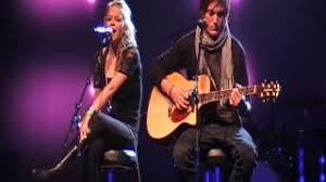 Begeistert legt julia lindholm los, doch nach schon fünf sekunden hat ross genug, rümpft die nase und unterbricht sie: Julia Lindholm In Ihr Steckt Viel Mehr Als Nur Ein Schweden Happen