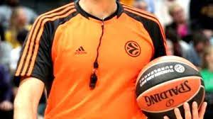 La coppia viareggina di arbitri di hockey su pista impegnata in eurolega: Eurolega Abbiamo Un Problema Grosso Gli Arbitri Backdoorpodcast Com