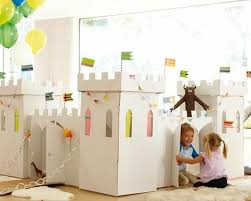 Surprenez vos enfants avec une charmante cabane en carton diy. Comment Fabriquer Une Cabane En Carton Tuto Et Plusieurs Modeles Cabane En Carton Chateau En Carton Comment Construire Une Cabane