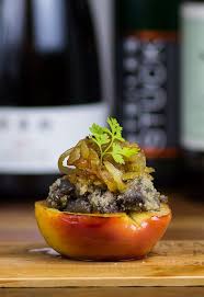 Gebratene Blutwurst Im Apfel Mit Geschmolzenen Zwiebeln Rezept Blutwurst Griechisches Essen Leckere Salate
