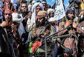 Combatientes talibanes en la provincia de laghman. Los Talibanes Capturan Una Segunda Capital Provincial En Afganistan