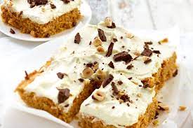 Nun bei 190 grad umluft ungeafrh 20 bis 25 minuten backen.auf dem heißen kuchen den becher sahne verteilen. Kuchen Fur Kaffeerunden Unsere 10 Besten Rezepte Essen Und Trinken