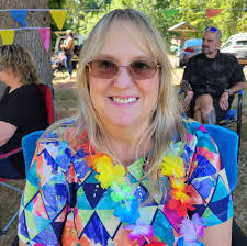 Hello to my fellow identical twins! I've been reading posts for several  months but this is my first time posting. QUESTION: I love being an  identical twin, but one thing that's always