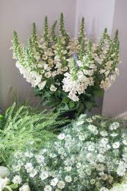 Florist Friday Tallulah Rose Flower School Wedding Flower Course Retreat Part 1 Wedding Flowers Flower School Rose Flower
