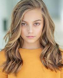 Honey Color Eyes Gorgeous Beautiful Girl Actress Model Haileyhazelmiyamoto Mua Astridmorgree Honey Eyes Color Beautiful Girl Face Honey Colored Eyes