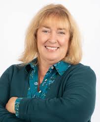 Donna Dickman's Instagram, Twitter & Facebook