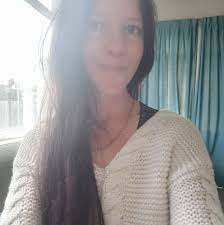 Hairstyles for managing thick, damaged hair