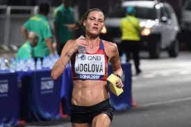 Marcela joglová (27 temmuz 1987 doğumlu) bir çek atlet.1 yarıştı kadın maratonu olay 2019 dünya atletizm şampiyonası.2. Marcela Joglova Enervit