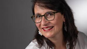 Il faut avoir la tête dans les étoiles et les pieds sur le chemin qu'on  s'est fixé »