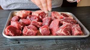 Namun tak melulu seperti itu, daging kambing juga bisa dimasak dalam waktu sebentar. 9 Cara Mengolah Daging Kambing Agar Tidak Bau Prengus Ngunyah Terus
