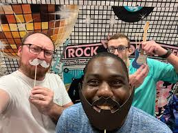 Linda Frease's Instagram, Twitter & Facebook