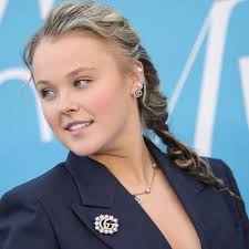 Miranda Cosgrove Reverse Ombré